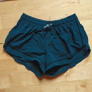 Lululemon Hotty Hot Short 2.5" Size 8 - Dark Teal